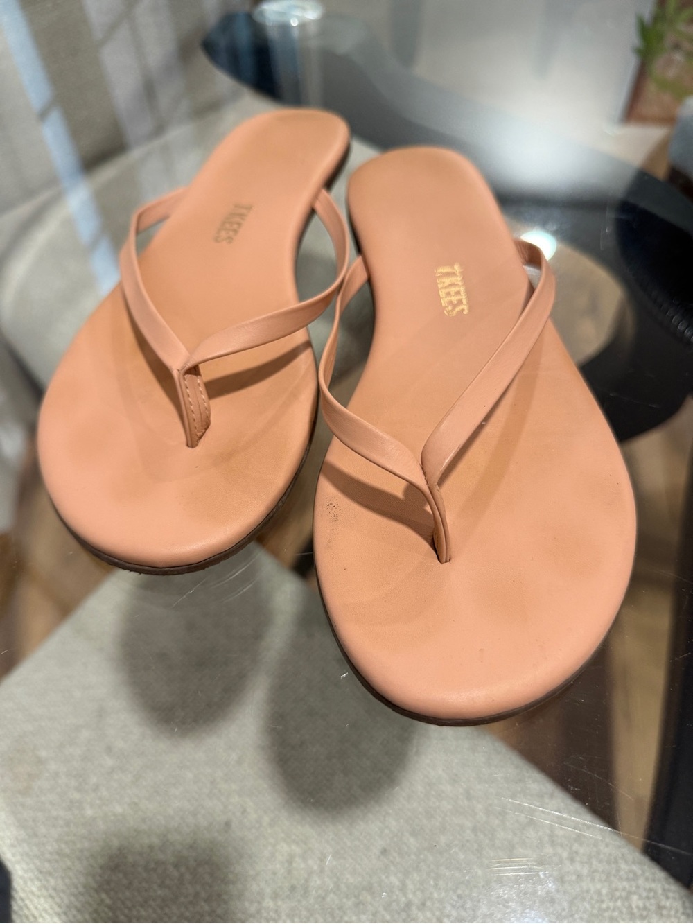 TKEES Brazilian Leather Nude Flip Flop Thong Sandals Womens 6 Like New Condition